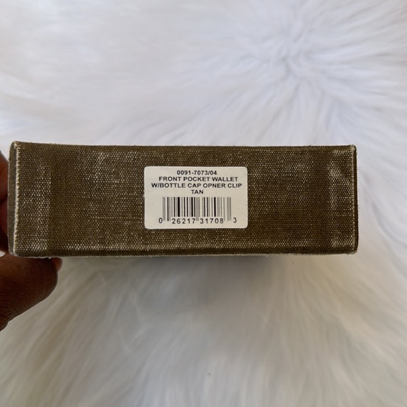 New GUESS Genuine Leather Front Pocket Wallet With Bottle Cap Opener - Picture 9 of 9